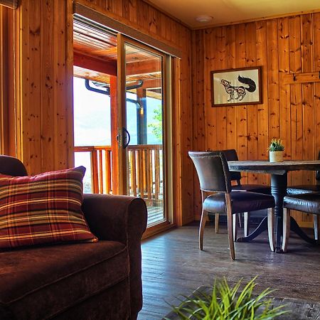 Wild Renfrew Seaside Cottages Port Renfrew Room photo