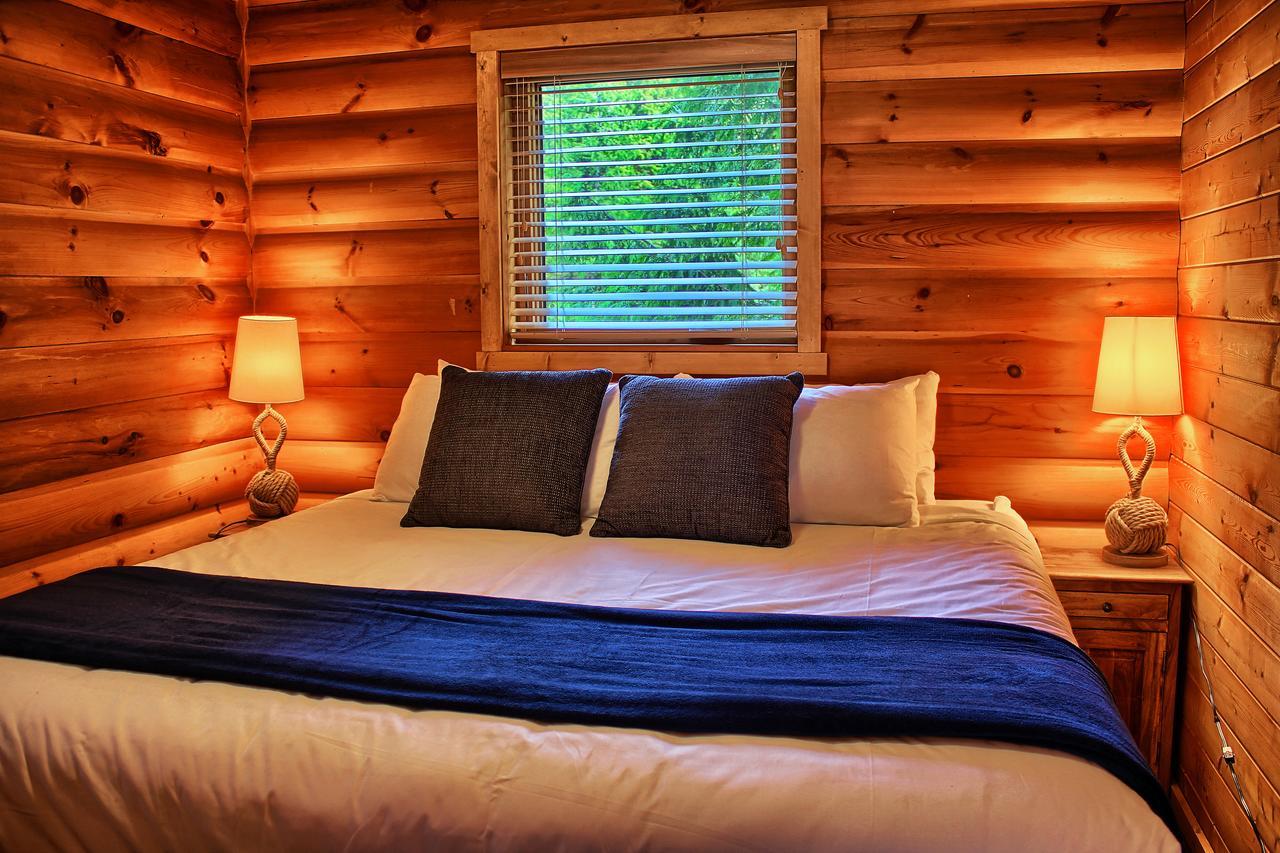 Wild Renfrew Seaside Cottages Port Renfrew Exterior photo