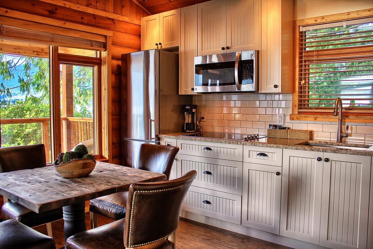 Wild Renfrew Seaside Cottages Port Renfrew Exterior photo