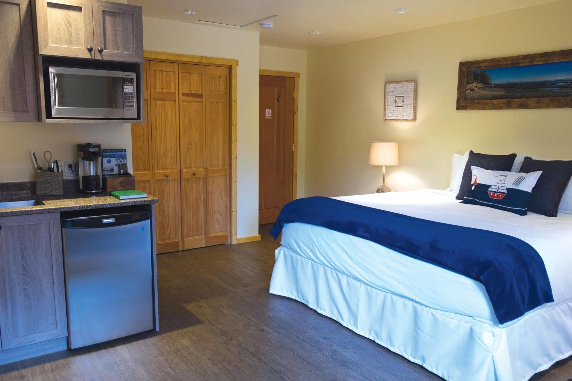 Wild Renfrew Seaside Cottages Port Renfrew Exterior photo